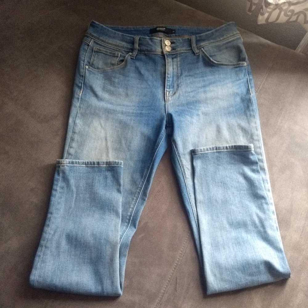 Hudson Womens Denim Jeans, Light Wash Straight Cut, Pristine Worn twice! Size 32